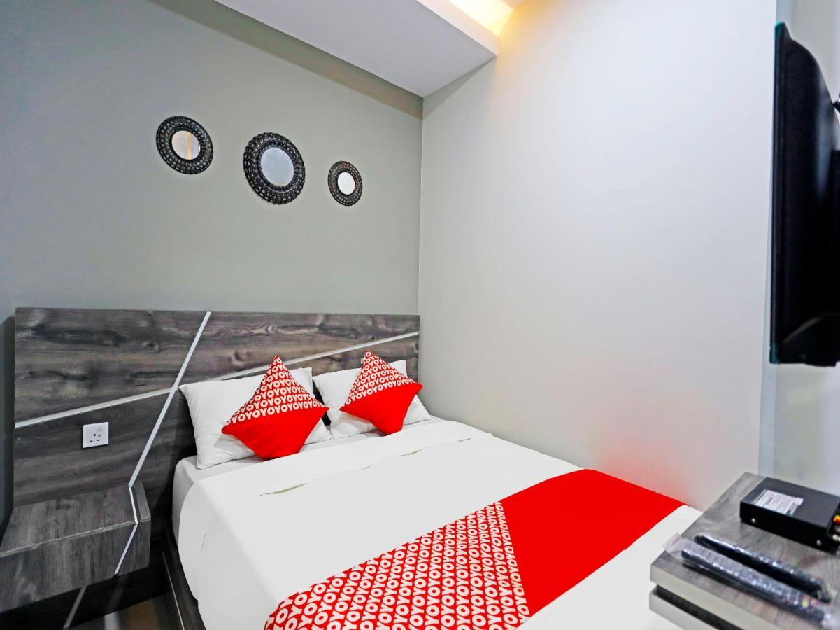 Capital O 91407 Kb Luxury Hostel Batam Bagian luar foto