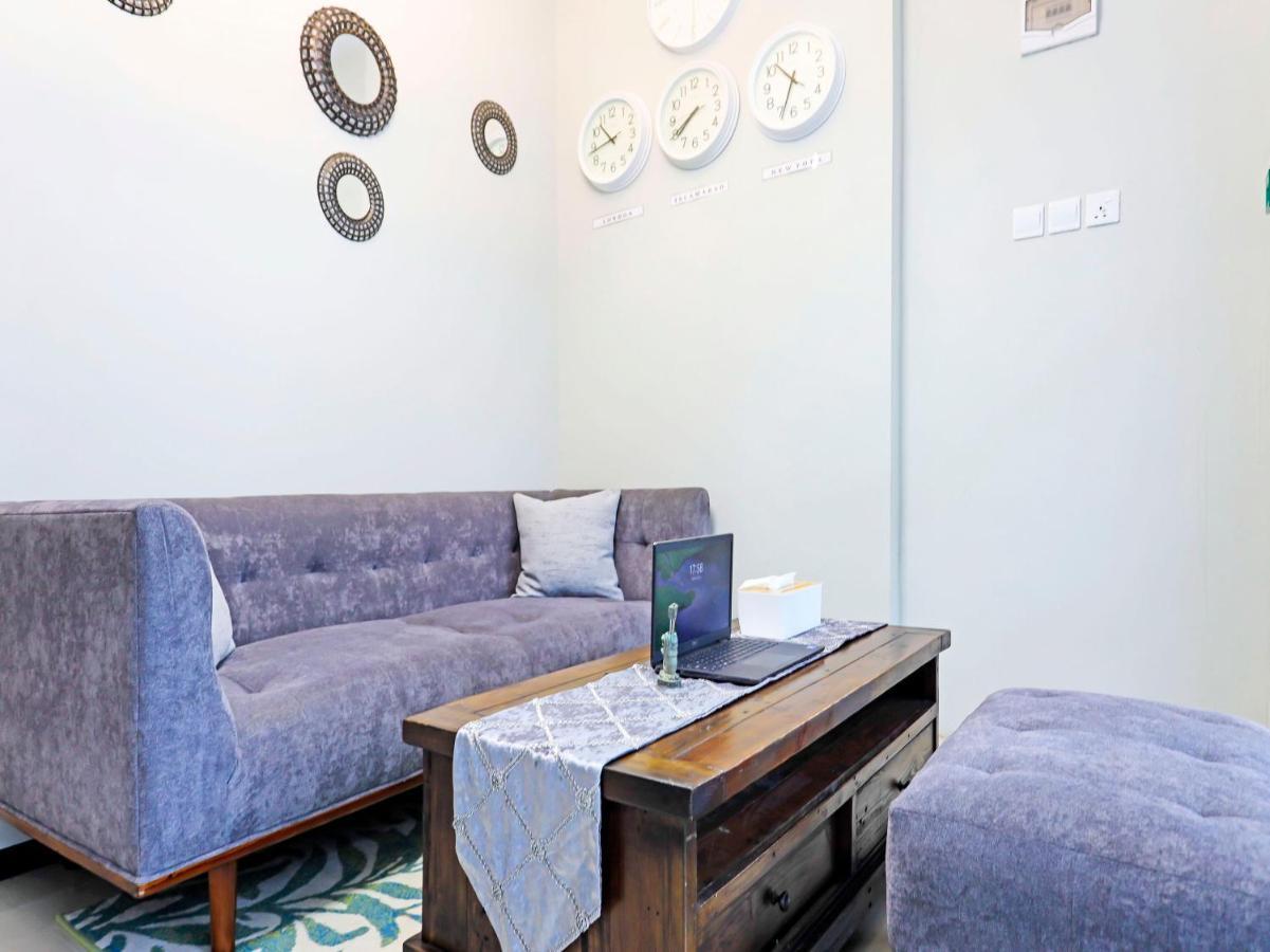 Capital O 91407 Kb Luxury Hostel Batam Bagian luar foto