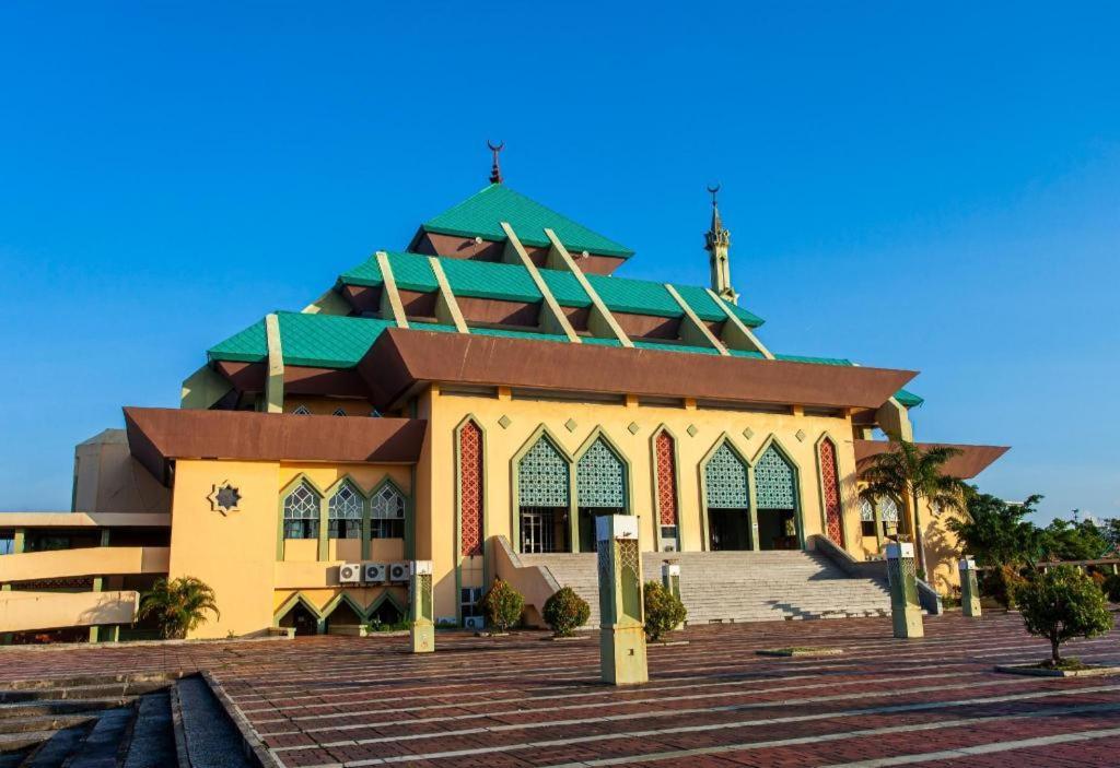 Capital O 91407 Kb Luxury Hostel Batam Bagian luar foto