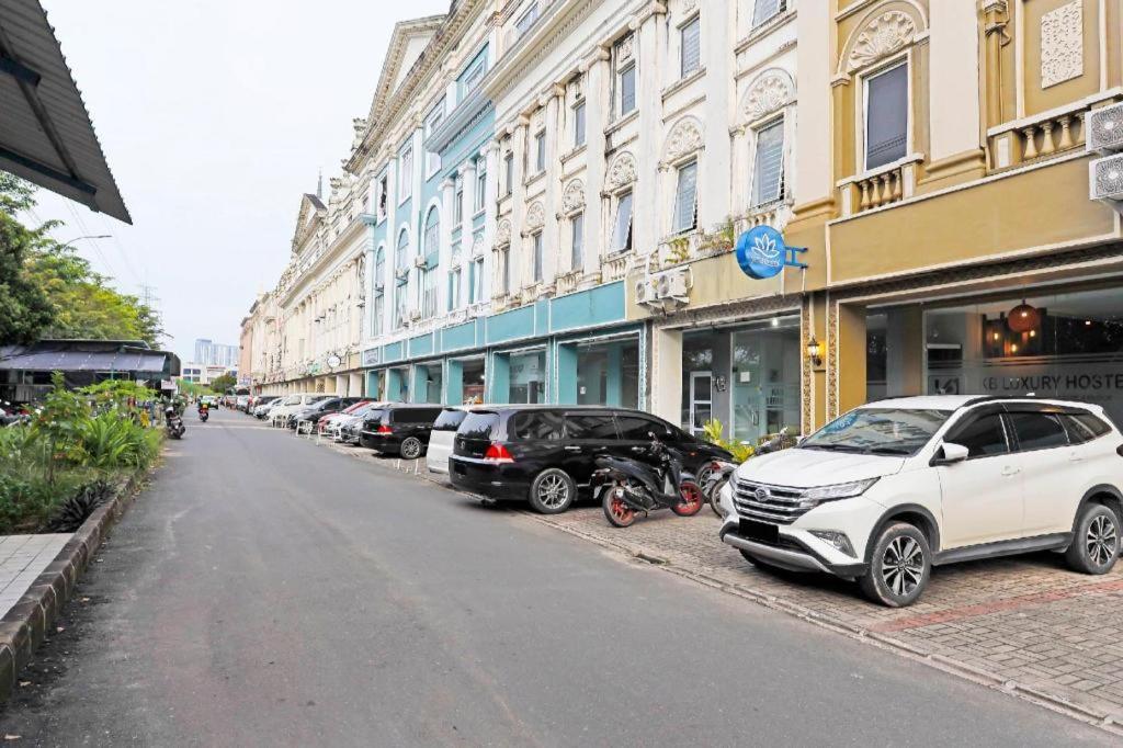 Capital O 91407 Kb Luxury Hostel Batam Bagian luar foto